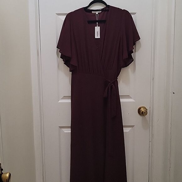 Arbor Naples Wrap Dress in Maroon / Burgundy  / Bordeaux - Picture 4 of 11